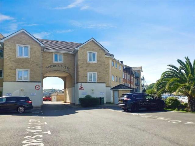 Flat for sale in East Cowes, Isle Of Wight