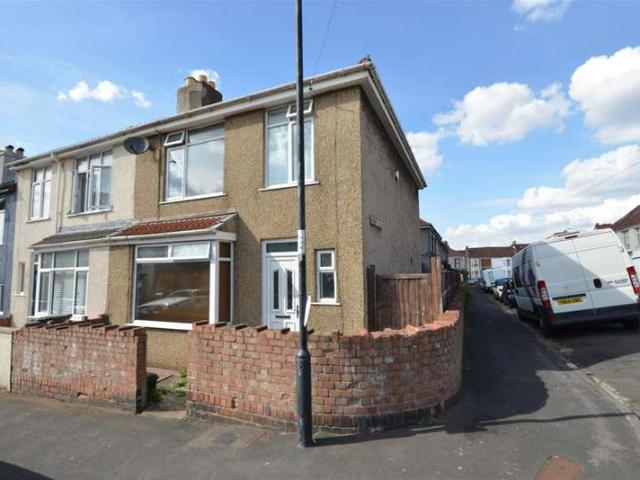 Flat for sale in Whitehall, Feckenham