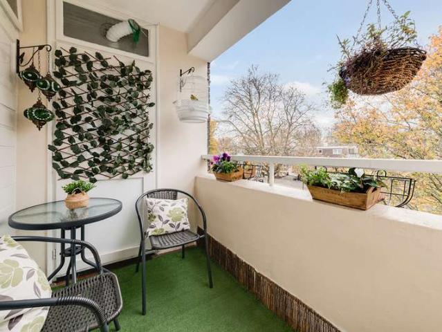 Flat for sale in Kensal Town, Maida Vale
