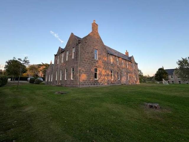 Flat for rent in Standryford, Kingseat