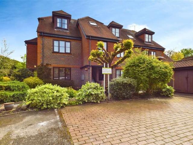 Flat for sale in Pangbourne, West Berkshire