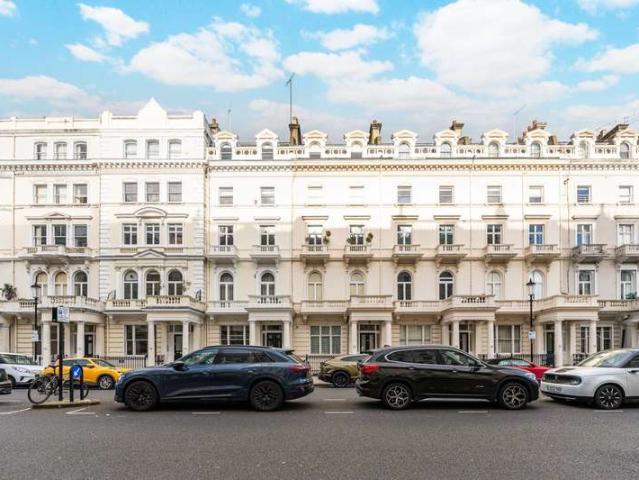 Flat for sale in South Kensington, South Kensington