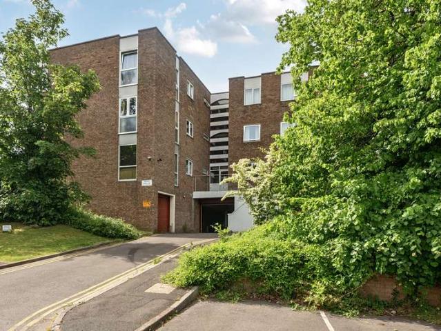 Flat for sale in Feckenham, City Of Bristol