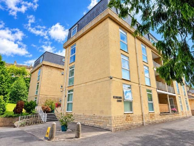 Flat for sale in Bathwick, Bath