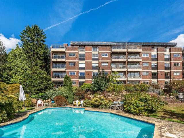 Flat for sale in Hurst Green, Tandridge
