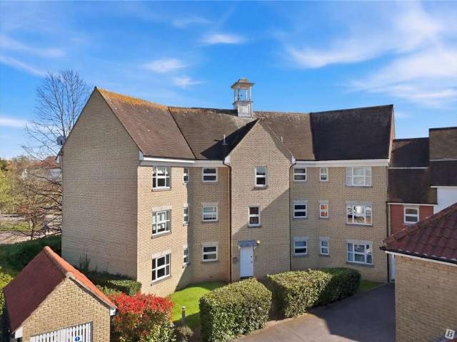 Flat for sale in Chelmsford, Essex