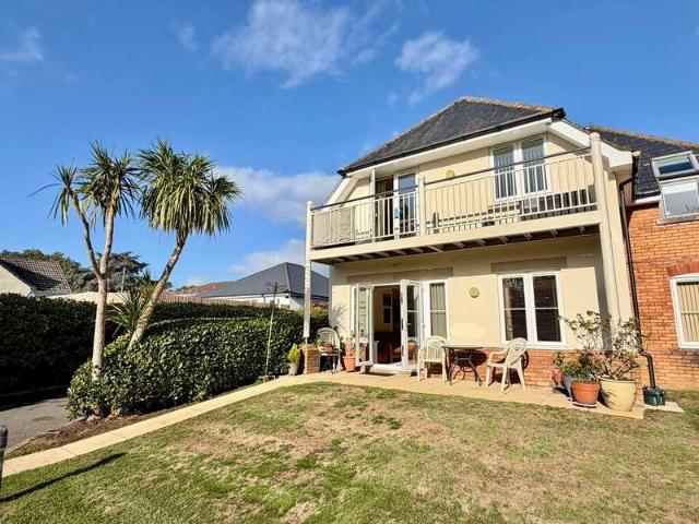 Flat for sale in Broadstone, Poole