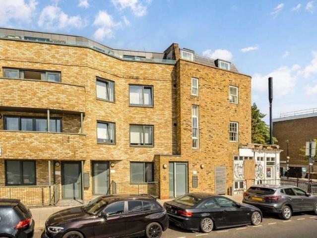 Flat for sale in Bethnal Green, Greater London