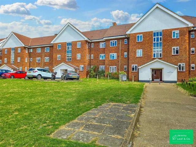 Flat for sale in Finchley, Greater London