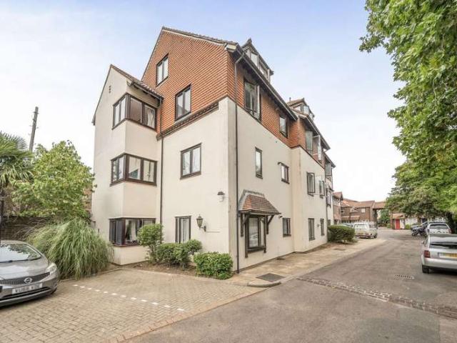 Flat for sale in Jutland Close, Greater London