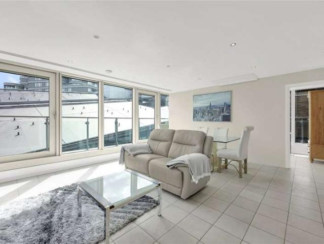Flat for sale in South Lambeth, Greater London