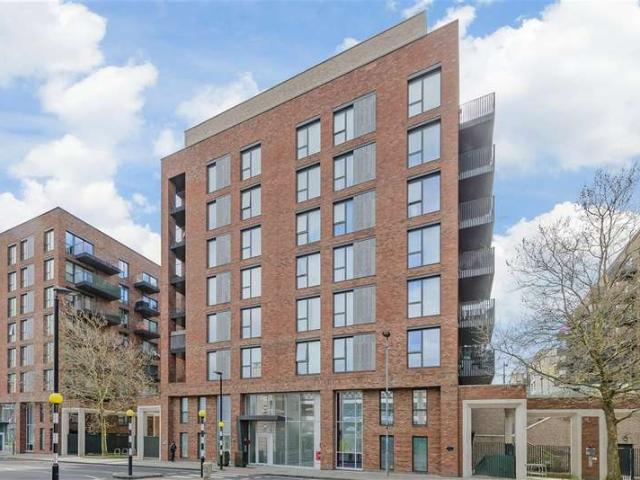 Flat for sale in Barnehurst, Greater London