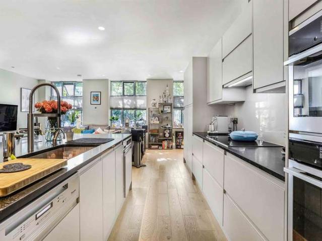 Flat for sale in Gospel Oak, Greater London