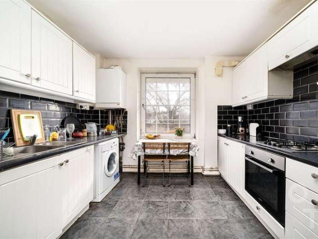 Flat for sale in Tufnell Park, Greater London