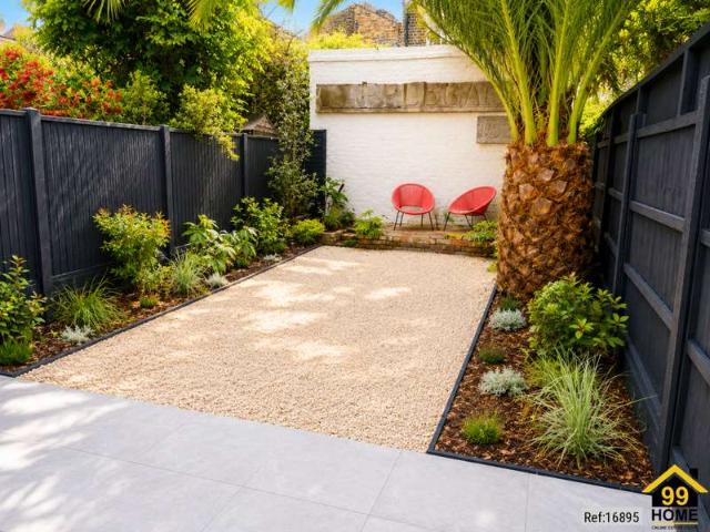 Flat for sale in Mile End, Greater London
