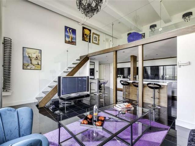 Flat for sale in Fulham, Greater London