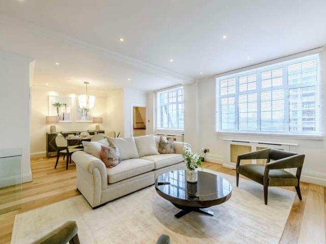 Flat for rent in St. John's Wood, Greater London