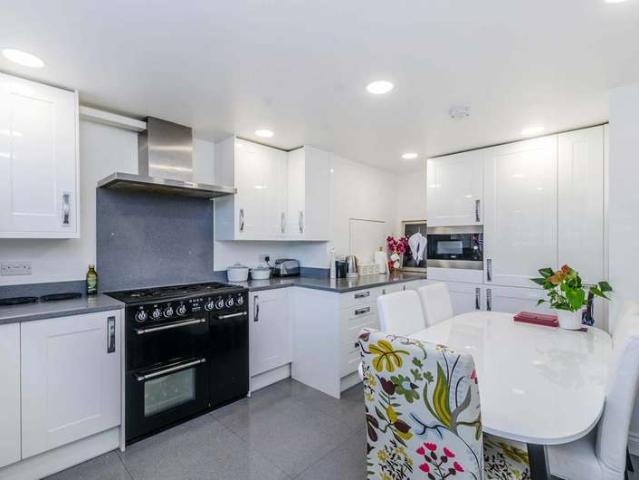Flat for rent in Lisson Grove, Lisson Green Estate