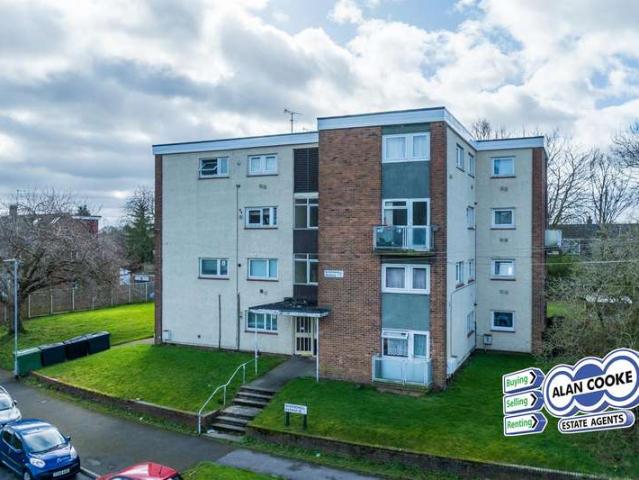 Flat for sale in West Yorkshire