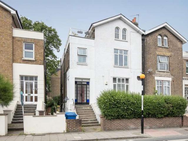 Flat for sale in Telegraph Hill, Greater London