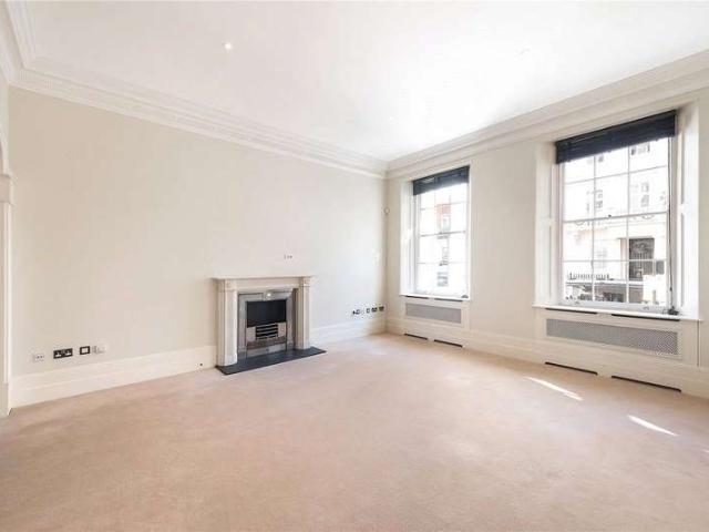 Flat for sale in City of Westminster, Greater London