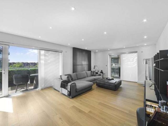 Flat for sale in Hammersmith, Greater London