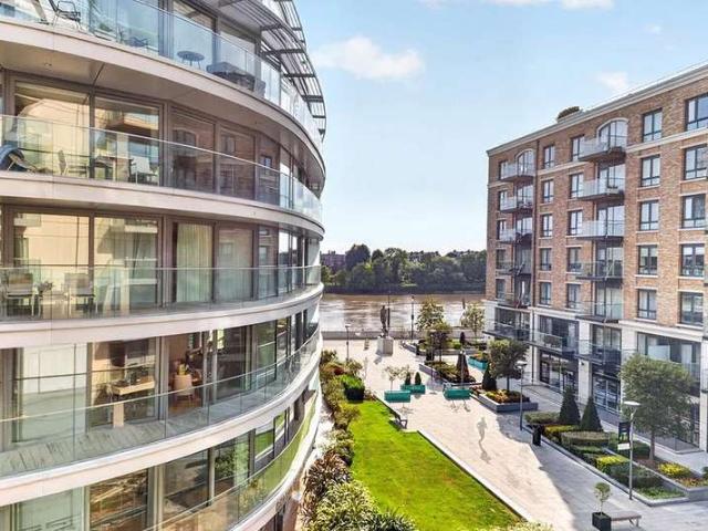 Flat for sale in Fulham Reach, Greater London