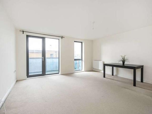 Flat for rent in Colindale, Colindale