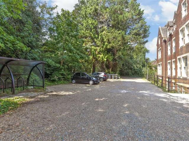 Flat for sale in Longport, The Bridge