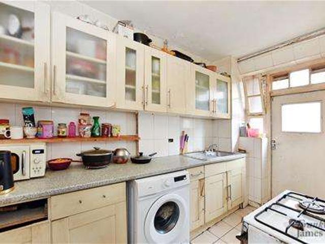 Flat for sale in St. George in the East, Greater London