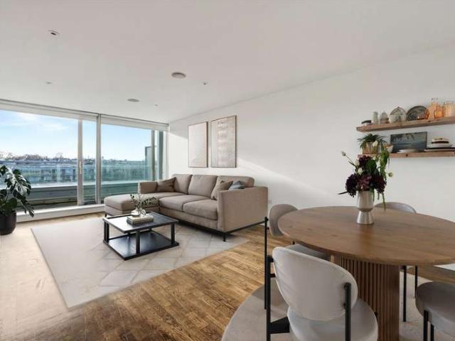 Flat for sale in Finsbury Park, Greater London