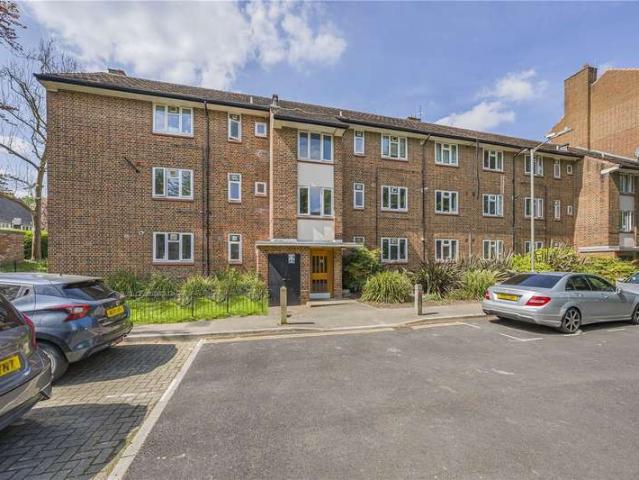 Flat for sale in Putney, Greater London