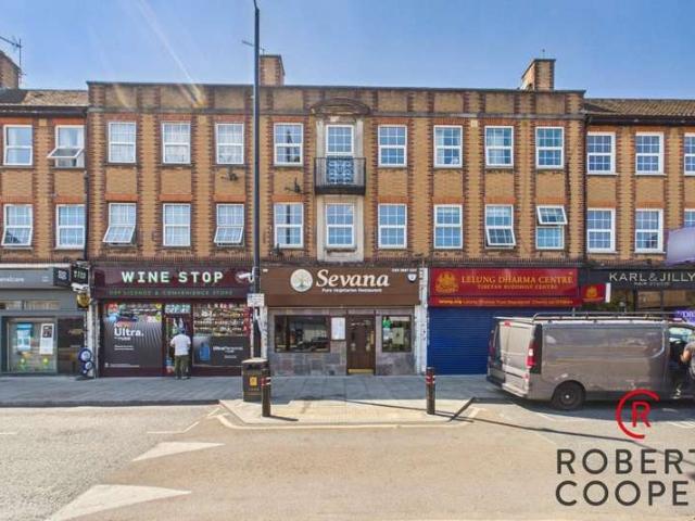 Flat for rent in Eastcote, Greater London
