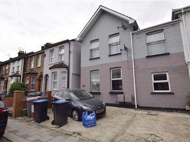 Flat for sale in Sudbury, Greater London