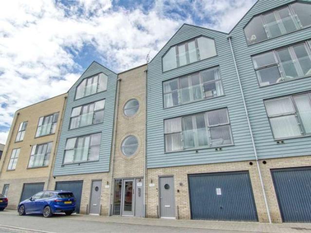 Flat for rent in Brightlingsea, Dale Hill