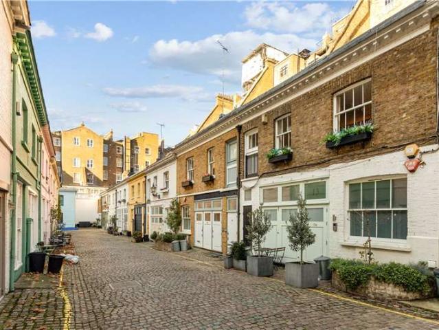 Flat for sale in South Kensington, Greater London