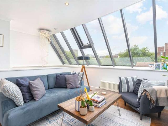 Flat for sale in London Borough of Lambeth, Greater London