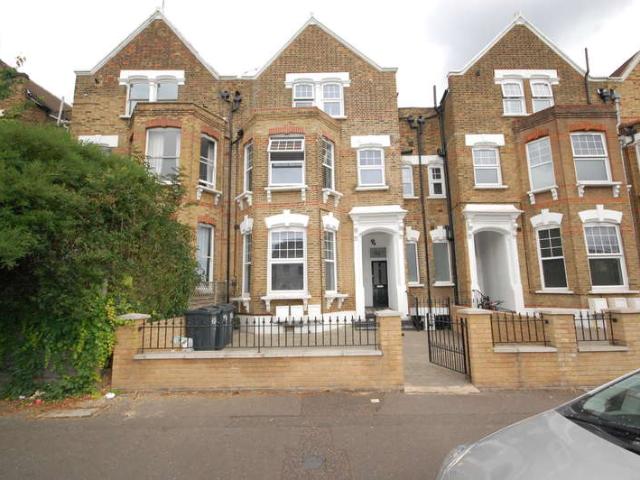 Flat for rent in Stamford Hill, Greater London