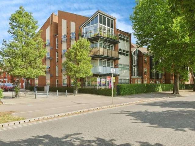 Flat for sale in Black Friars, Old Wharf