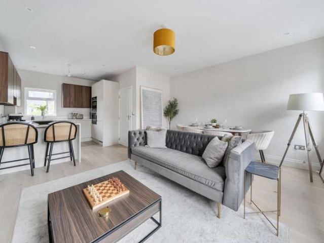 Flat for sale in London Borough of Ealing, Hanwell