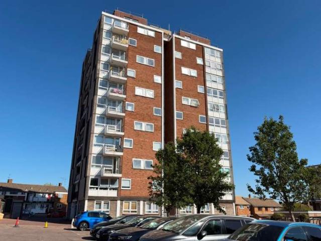 Flat for sale in Hornchurch, Greater London