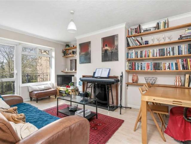 Flat for sale in London Borough of Hackney, Greater London