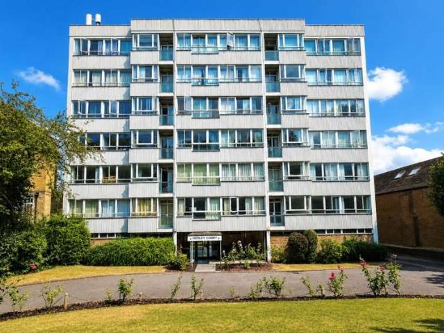 Flat for sale in Putney, Greater London