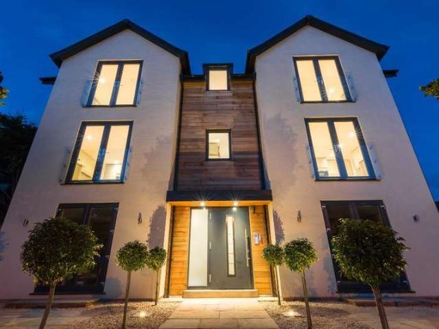 Flat for sale in Barnard's Green, Malvern Hills