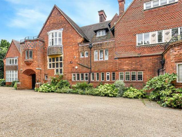 Flat for sale in Four Elms, The Butts