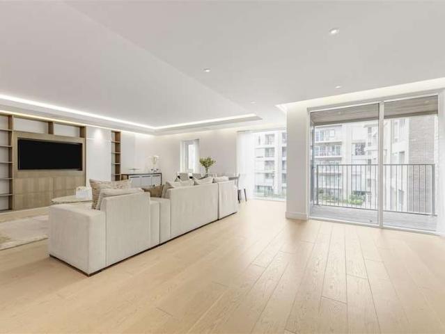 Flat for sale in Greater London