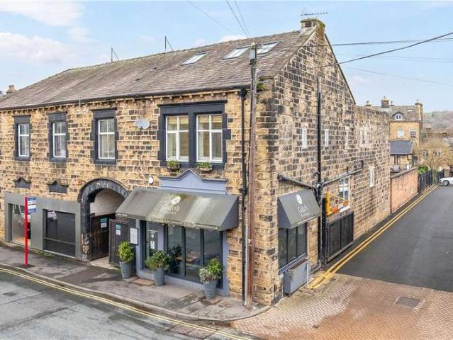 Flat for sale in Ilkley, West Yorkshire