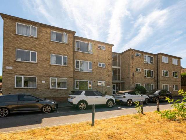 Flat for sale in Westborough, Surrey