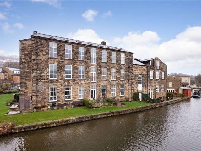 Flat for sale in Micklethwaite, Bradford