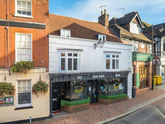 Flat for sale in Holloway Hill, Fole